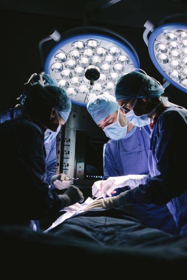 chirurgie-colonne-vertebrale(1)